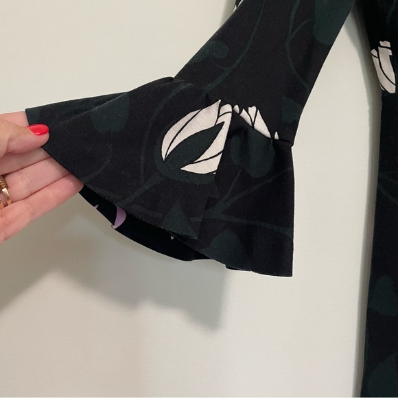 Kate Spade Black Dress Floral Bell Sleeve Size XS - Picture 2 of 8